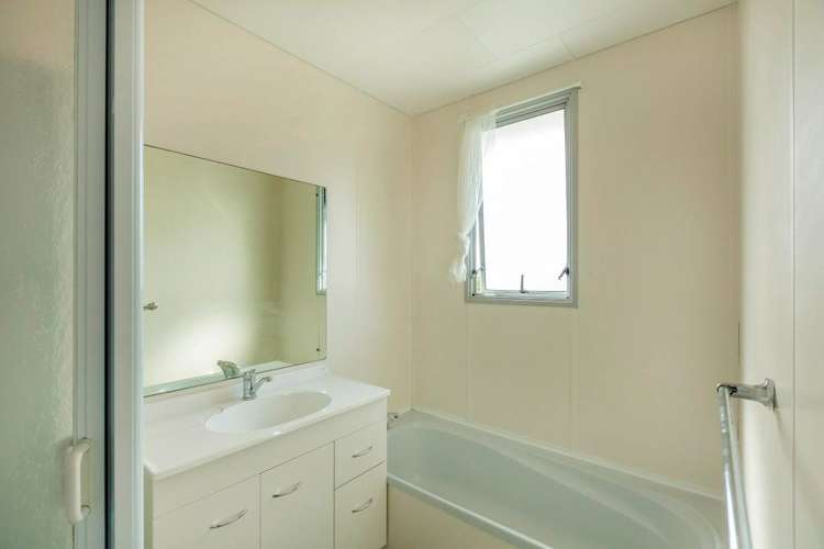 2/26 Barbados Drive Unsworth Heights_8