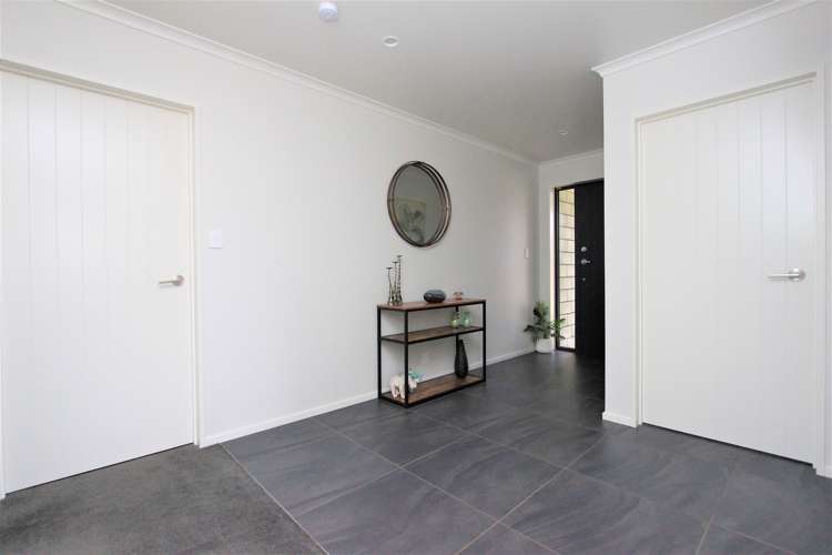 30 Spitfire Drive Burleigh_6