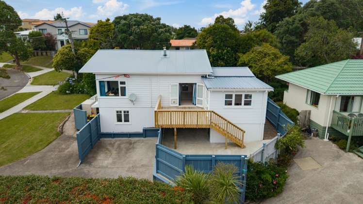 11 Craigbank Avenue New Lynn_19