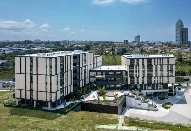 Stunning Seaview Apartment ~ Vendor Motivated!