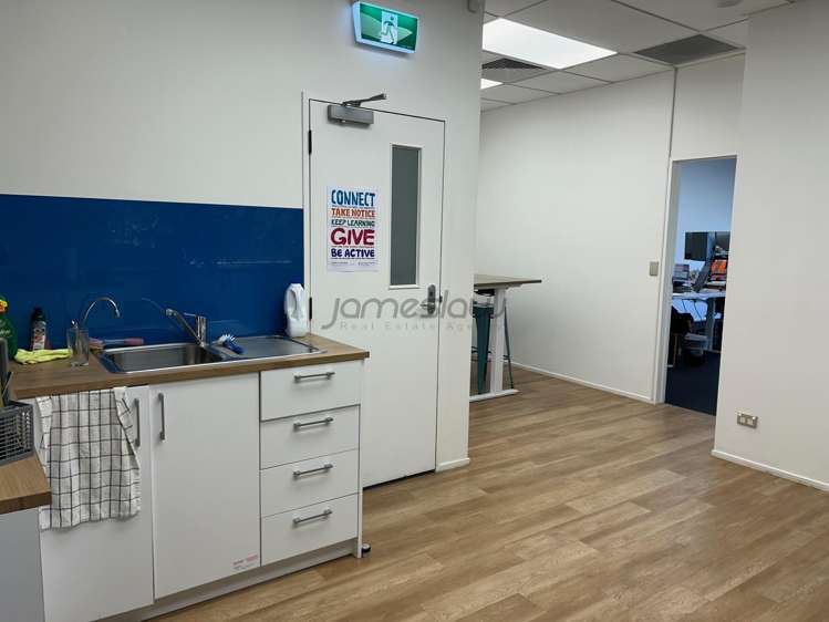 A/128 Hugo Johnston Drive Penrose_3