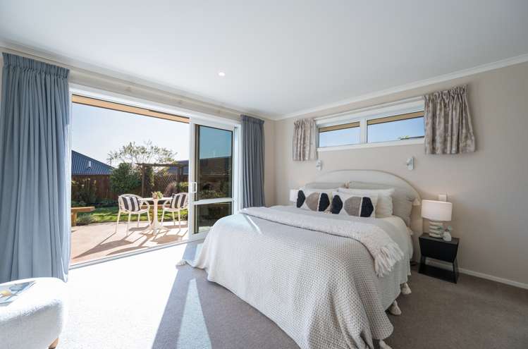 43 Fairose Drive Richmond_12