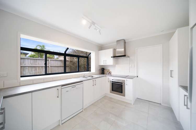 16 Eastland Road Flat Bush_3