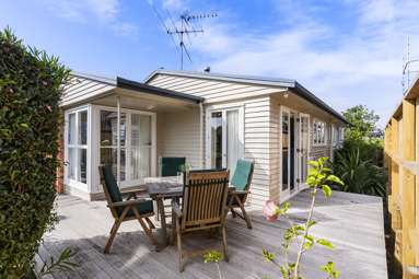 24 Weybridge Crescent_1