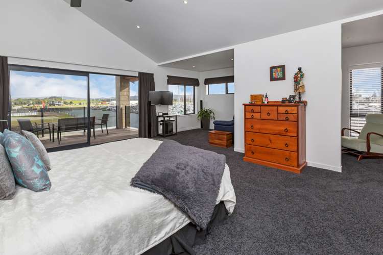 20 Finch Street One Tree Point_17