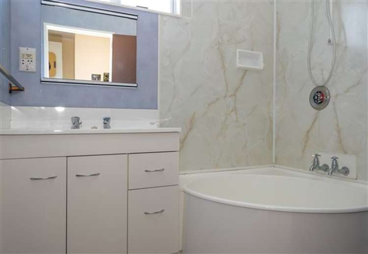 16a Newbourne Crescent Redwoodtown_10