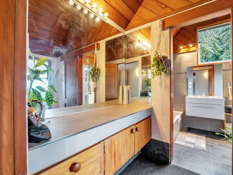 1/51 Quinns Road Waiatarua_21