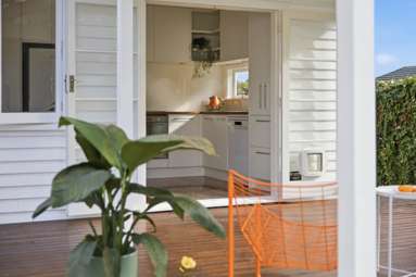 2/8 Arahoe Road_3