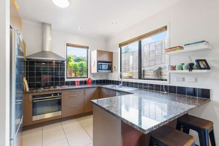 30 Greenbough Lane Greenhithe_9