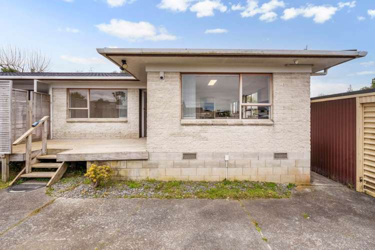 2/30 Blacklock Avenue_0