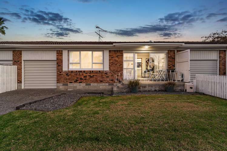 1b The Circle Manly_1