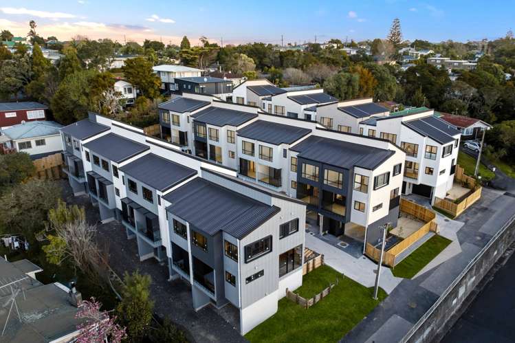 71 Archers Road_1