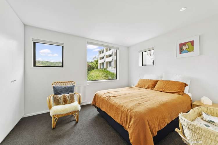 2 Jean Caldwell Way Island Bay_5