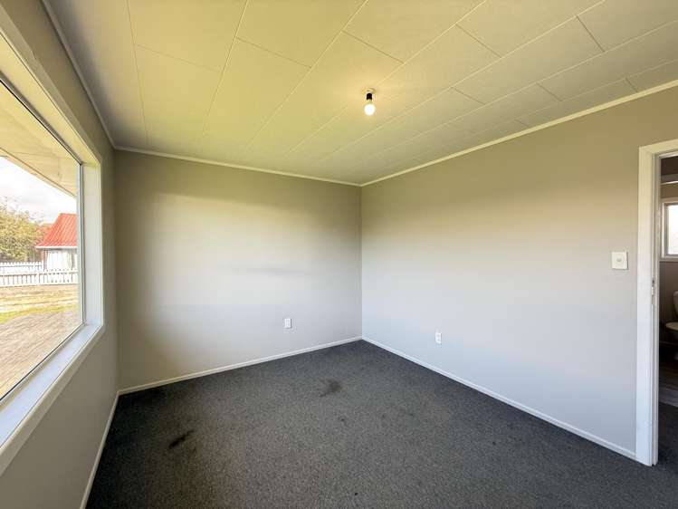 27 Blake Street Waitara_11