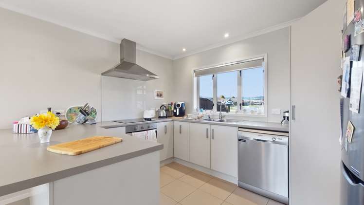 27 Carroll Place Owhata_5