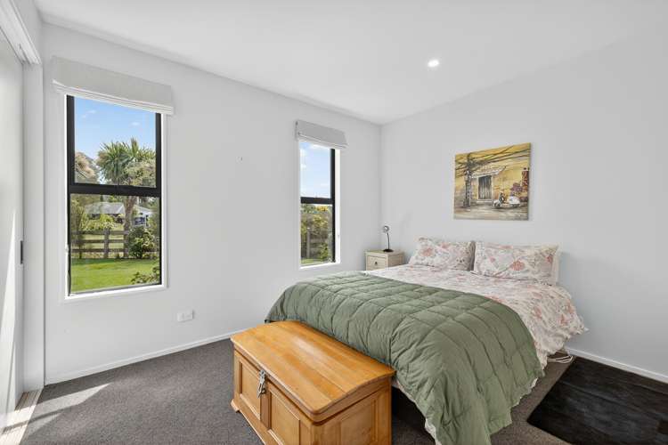 32 Carnaveron Drive Lincoln_14