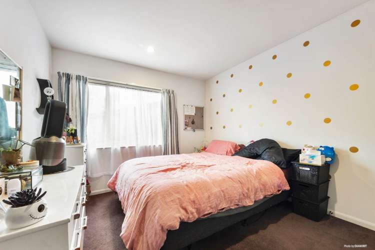 17b Scotstoun Place Glen Eden_14
