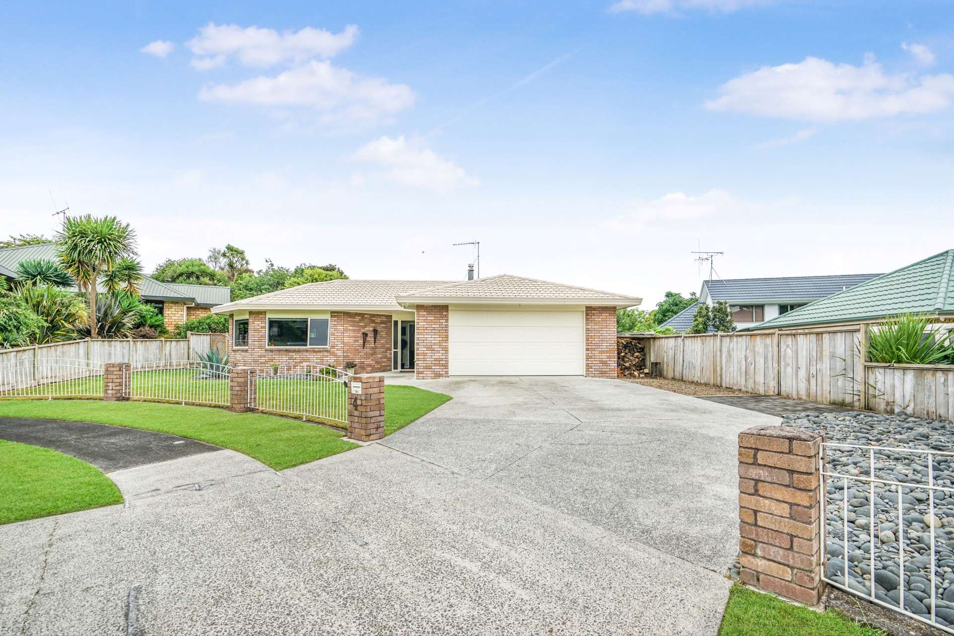 4 Hereford Place Grandview Heights_0