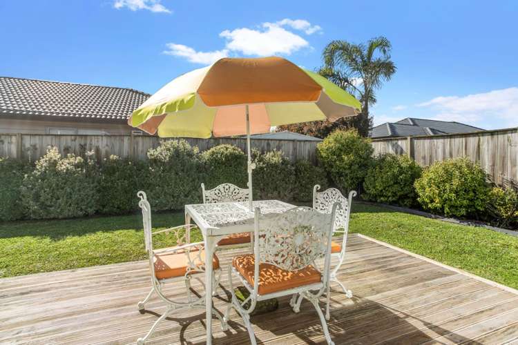 8 Iwinuku Crescent Wattle Downs_12