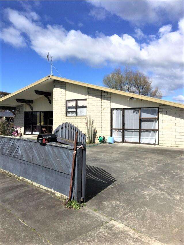 THREE BEDROOMS CLOSE TO SCHOOL