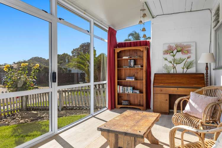 1/8 Peter Snell Street_2