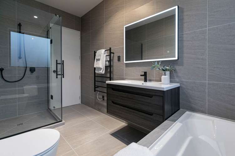 39 Matahae Crescent Wainui_14