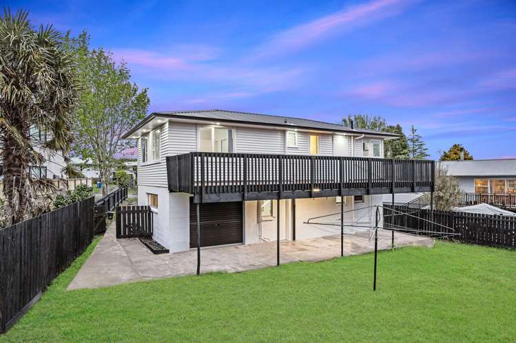 12 Ozich Avenue Te Atatu South_16