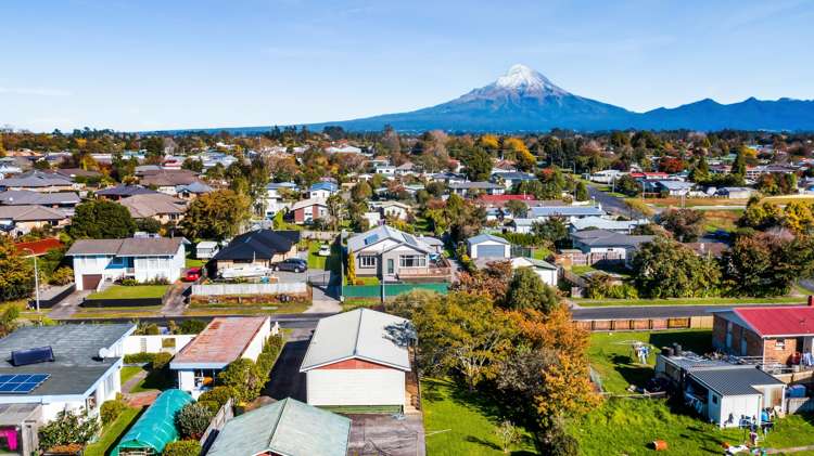 22 Karaka Street Inglewood_37