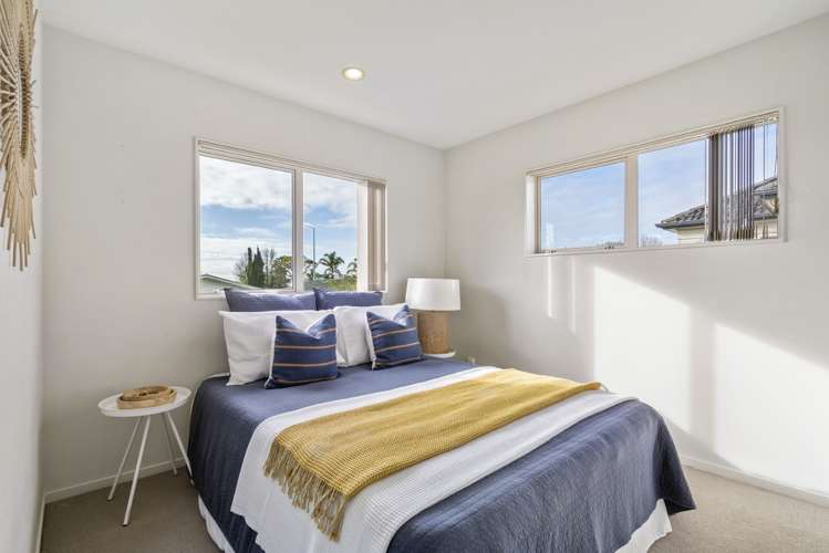 15 Bordeaux Parade Te Atatu South_11