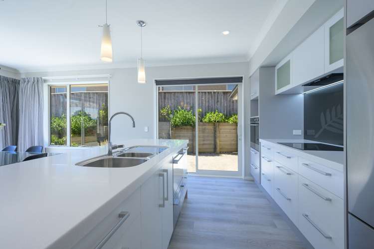 55 Fairose Drive Richmond_6