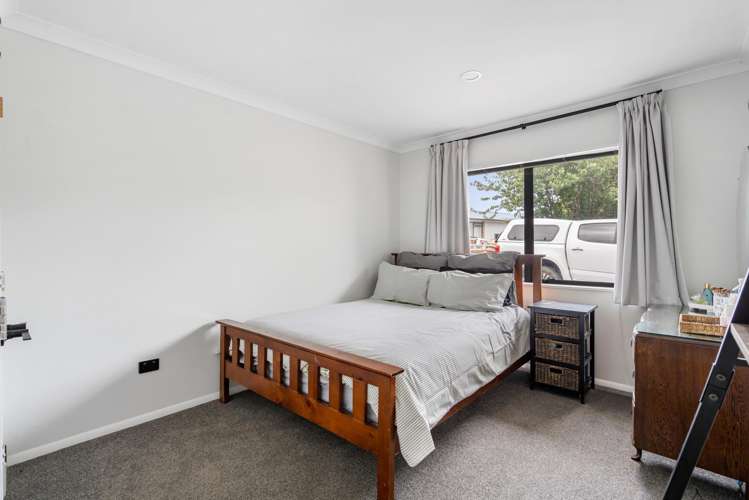 55 Coopers Road Gate Pa_17