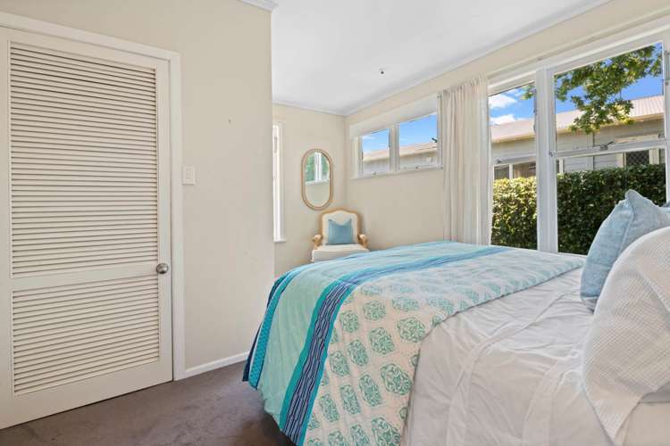 2/1c Bank Street Hillcrest_11
