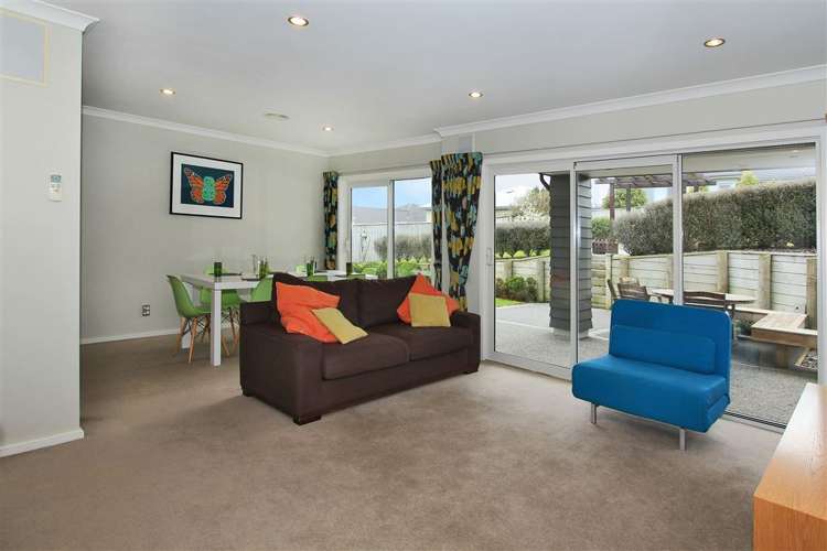 14 Paparoa Crescent Aotea_9