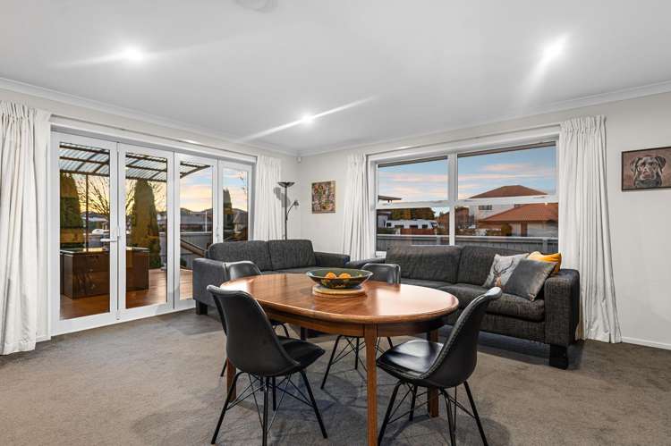 42 Travis Country Drive Burwood_6