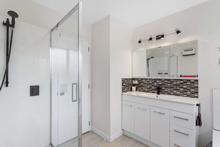 2a Vivian Street Burwood_8