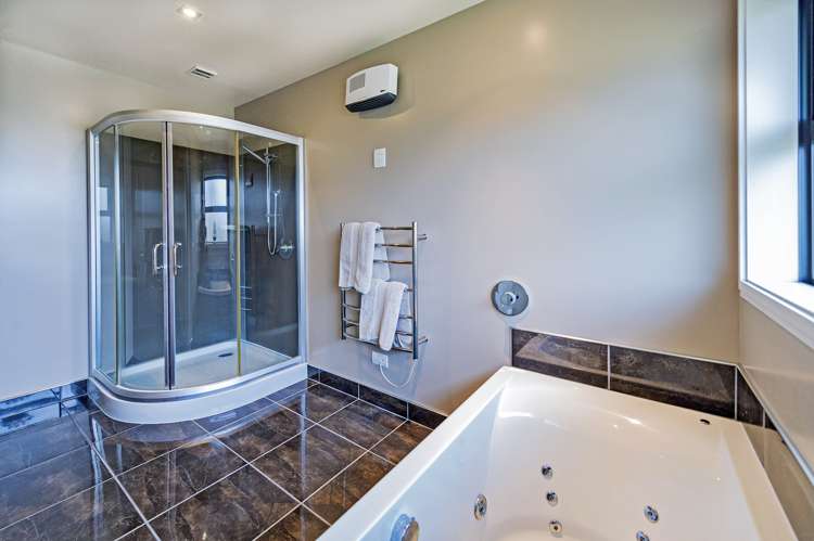 8 Country Lane Leeston_14