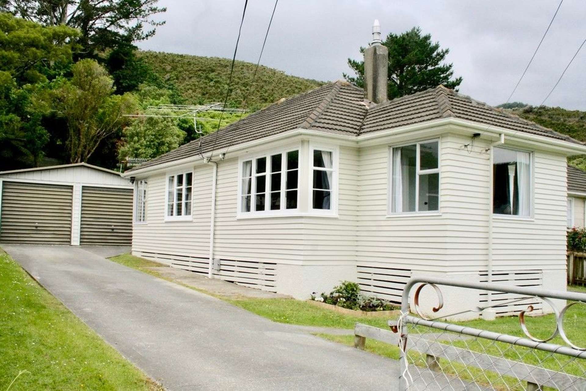 206 Waddington Drive Naenae_0