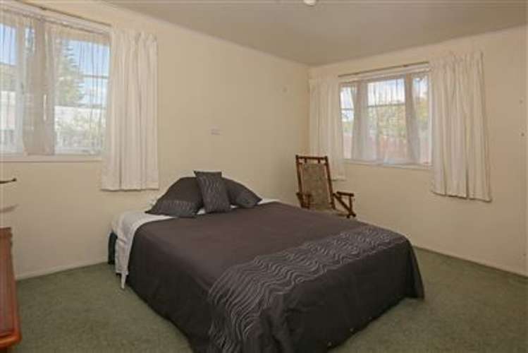 7 Amberley Avenue Te Atatu South_12