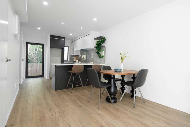 4, 6, 7/16 Reynella Drive Massey_7