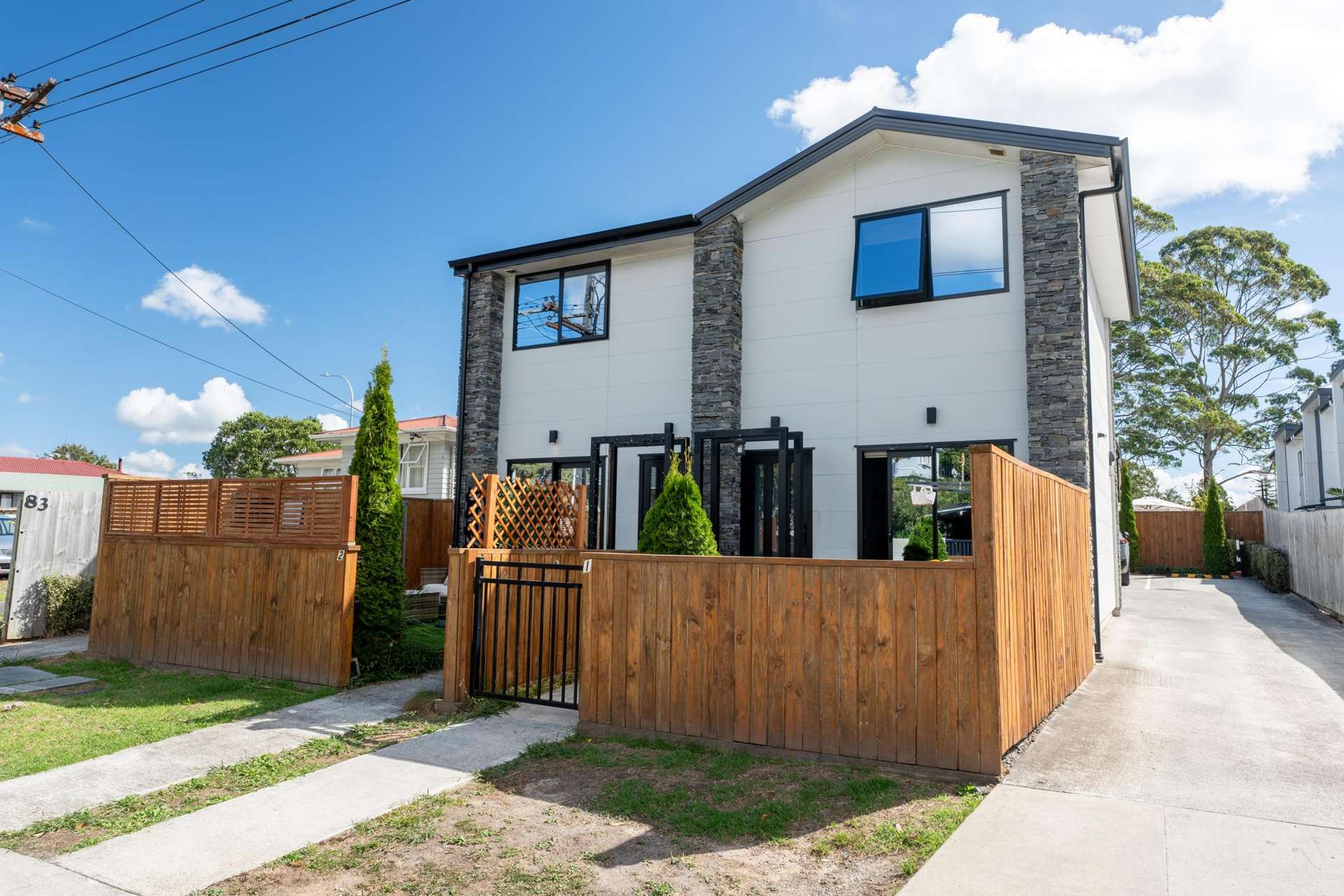 2/83 Vodanovich Road Te Atatu South_0