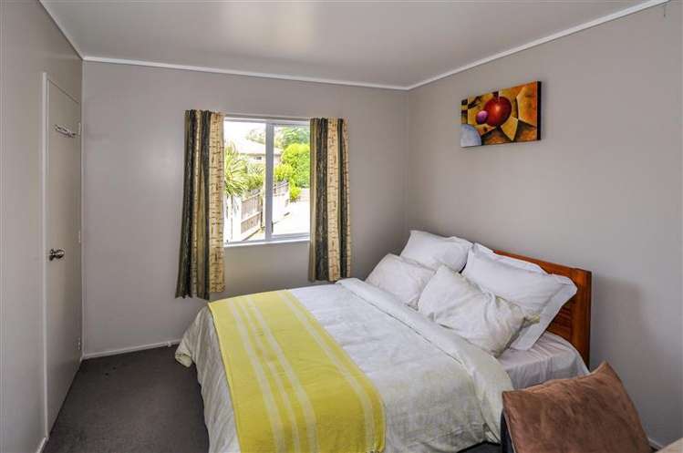 2/20 Hogans Road Glenfield_7