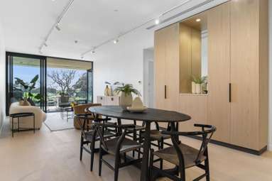204/81 Carlton Gore Road_2