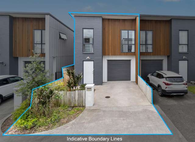 Modern Family Home in Mangere Bridge!!