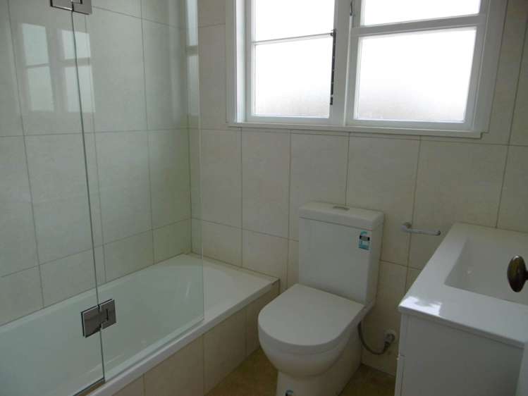 104 Lake Road Belmont_12