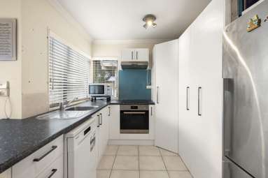 24A Ben Lora Place_2