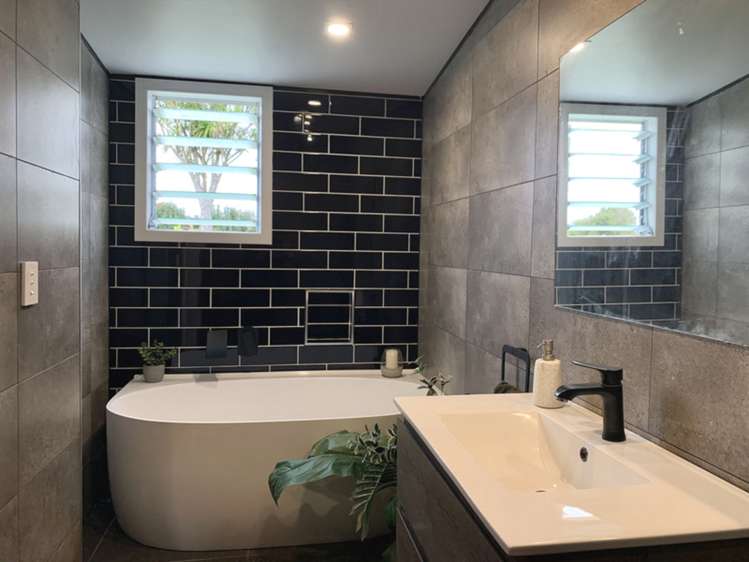 5 Third Avenue Orere Point_12