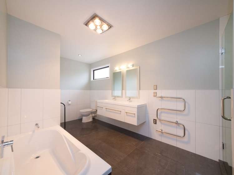 4 Grand Oaks Drive Awapuni_11