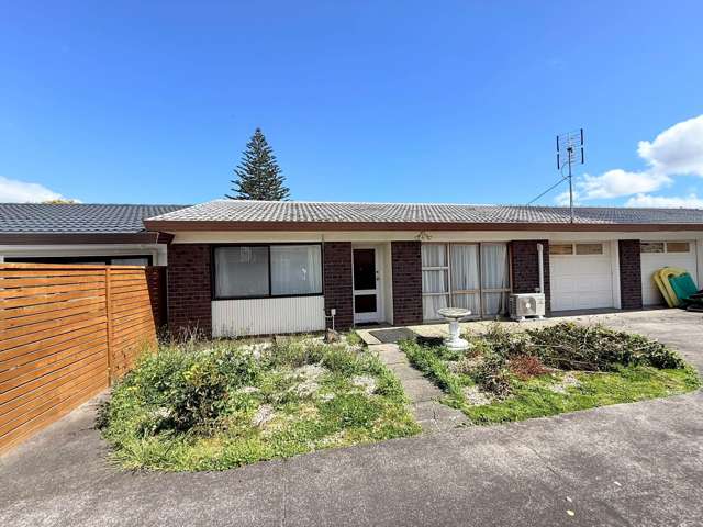 Spacious home suitable for long term tenants!