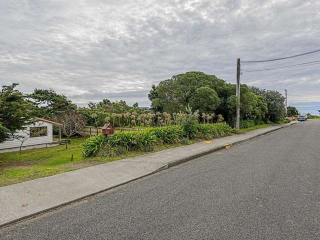 8 Konini Crescent Waikanae Beach_1