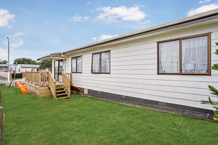 1/7 Maplesden Drive Clendon Park_10